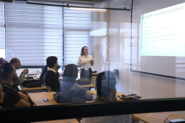 Expert en droit public à marseille : accompagner efficacement les collectivités et particuliers